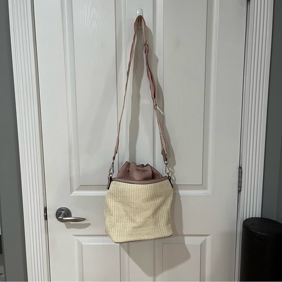Steve Madden beige and rose color purse with adjustable aztec strap. - Picture 6 of 13